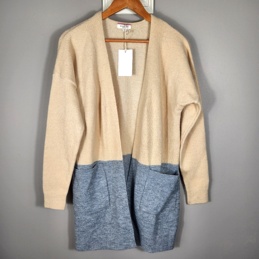 Andree By Unit NWT Cardigan SOFT Cream Gray Size Small